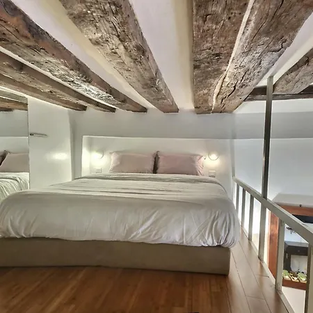 Le Saint Claude * Paris