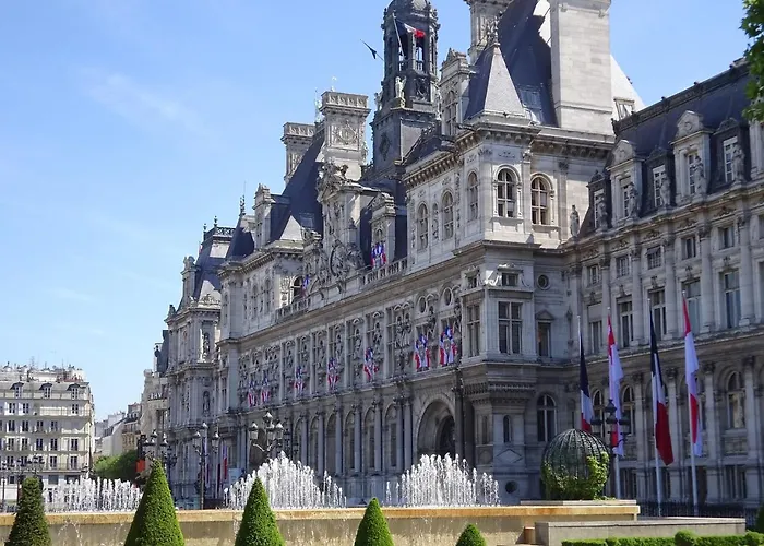 Le Saint Claude Париж